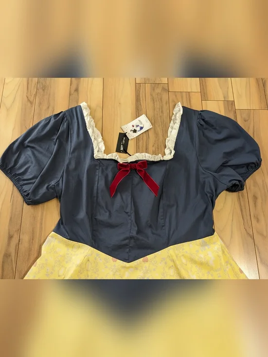 NWT! Her Universe Disney Snow White And The Seven Dwarfs Sweetheart Dress 3 Plus - Picture 2 of 16